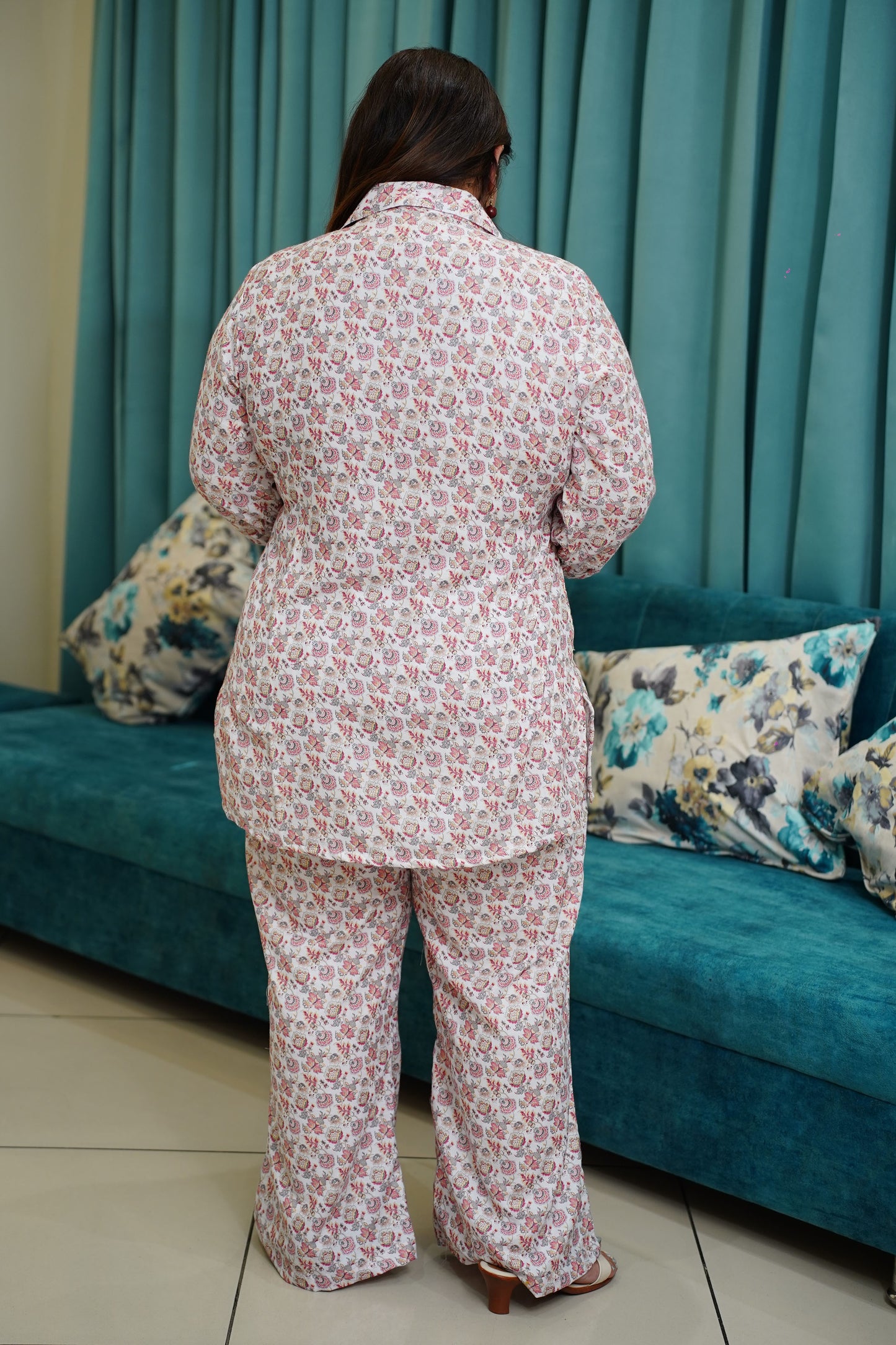 Women Plus Size Creme Floral Collared Co-ord Set with Pockets