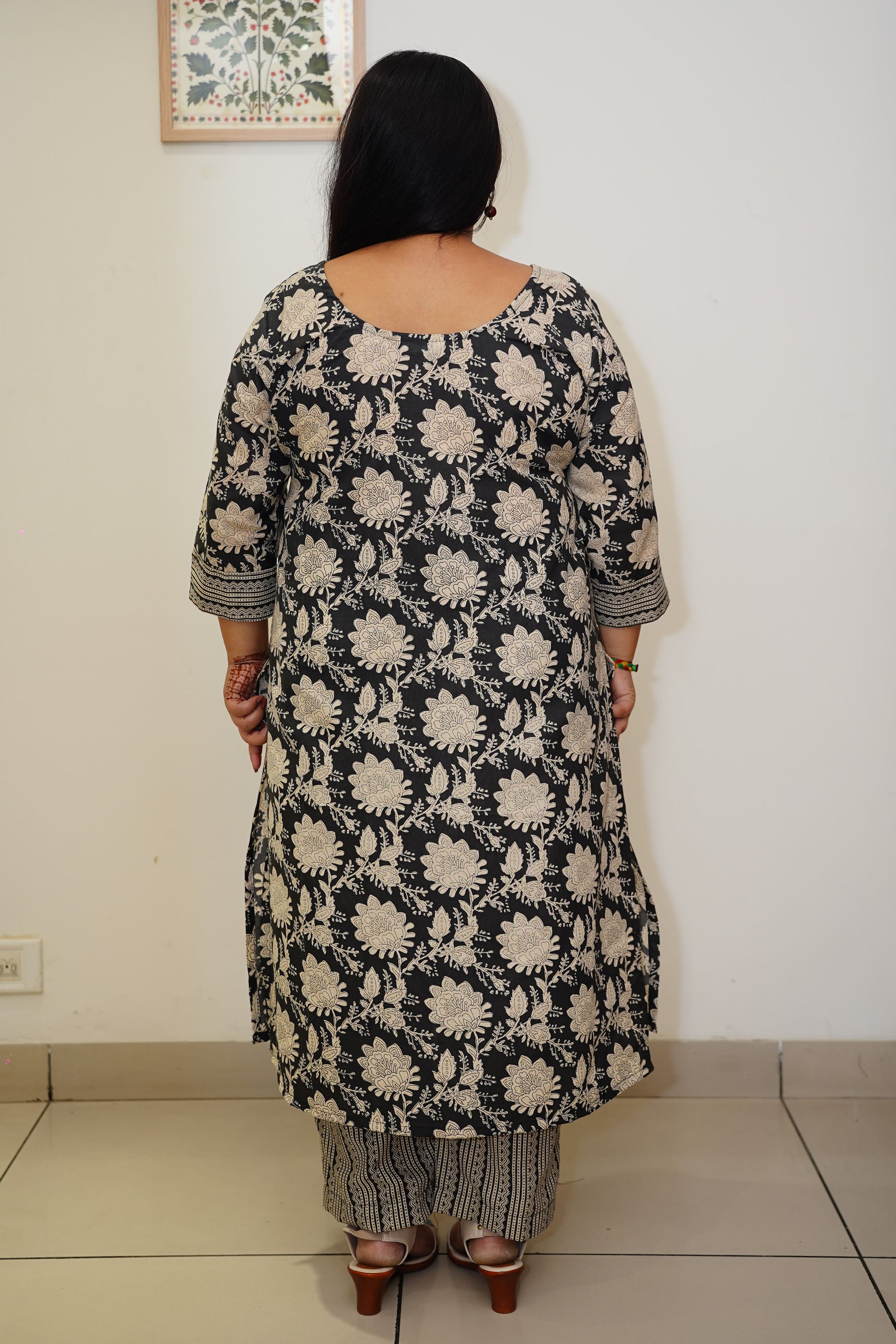 Women Plus Size Black Floral Cotton Straight Cut Suit Set