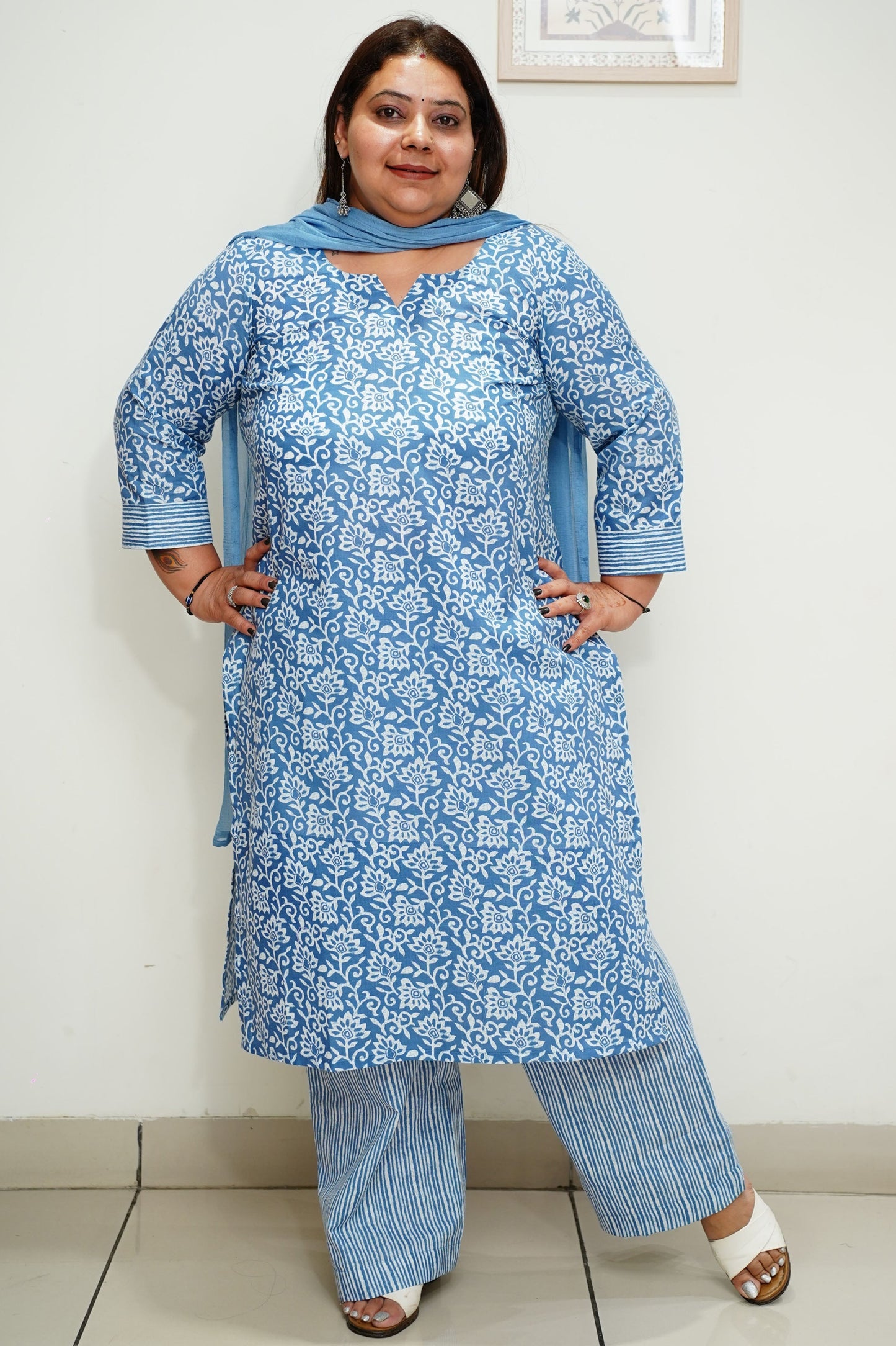 Women Plus Size Blue Printed Cotton Straight Cut Suit Set