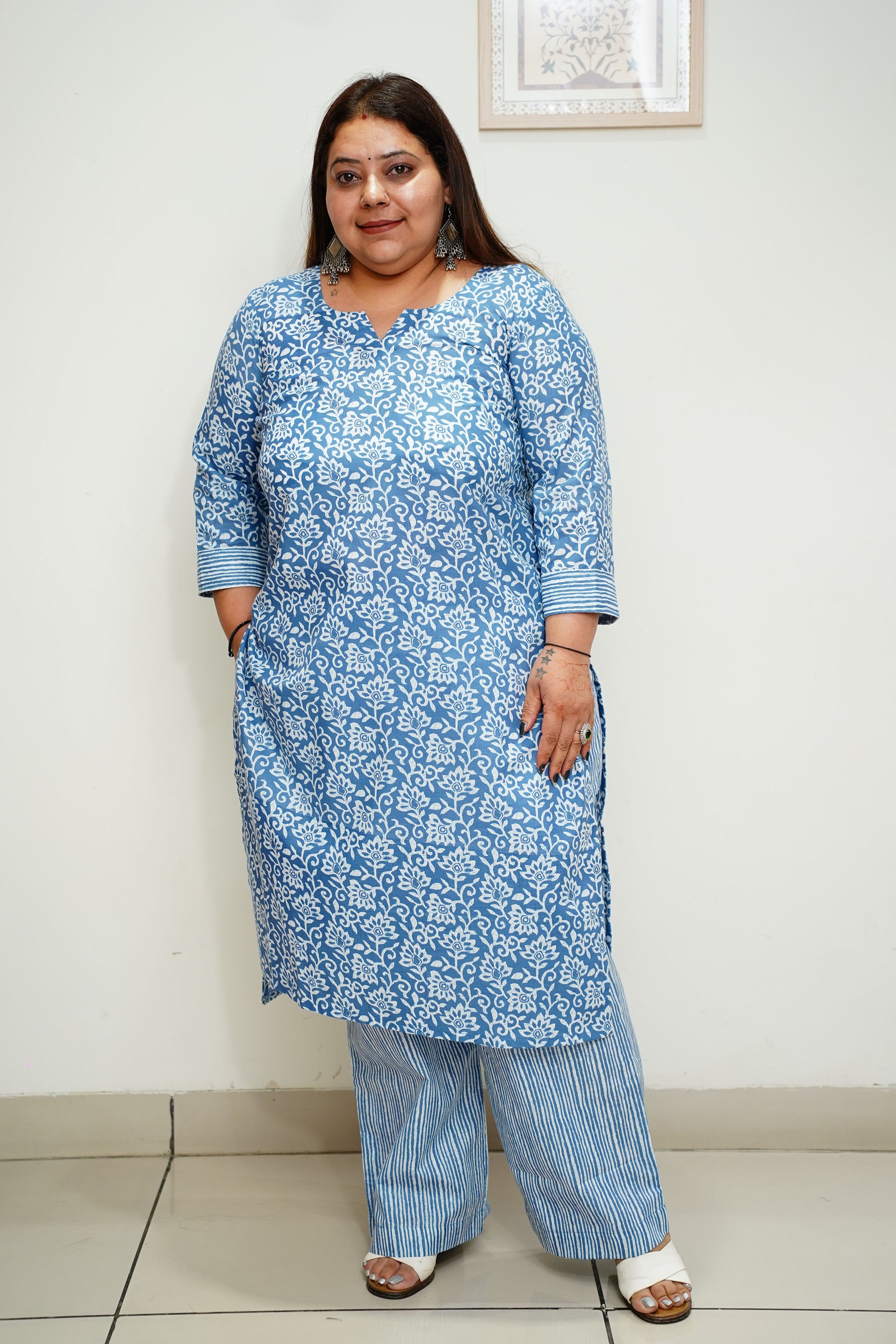Women Plus Size Blue Printed Cotton Straight Cut Suit Set