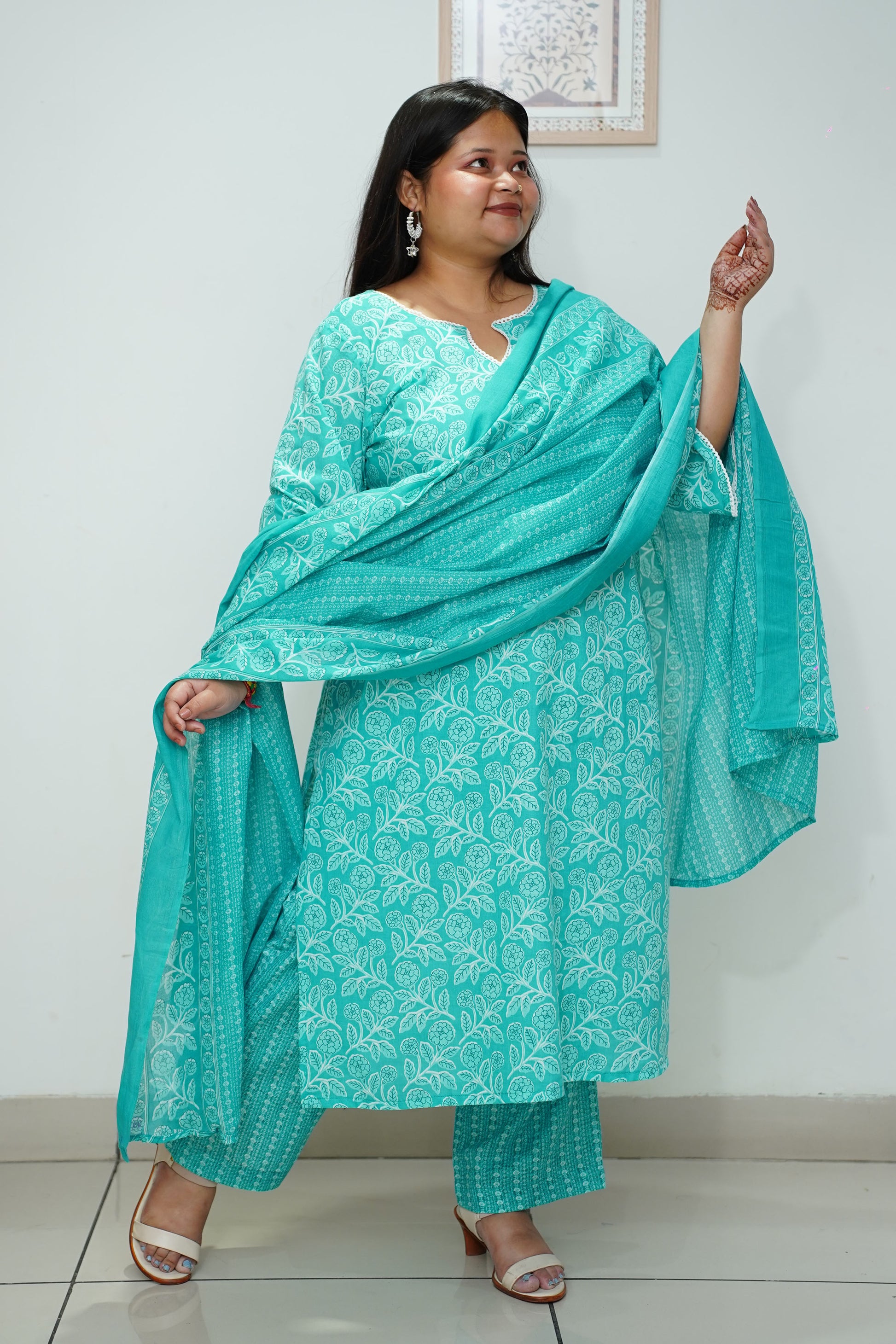 Women Plus Size Firozi Floral Cotton Straight Cut Suit