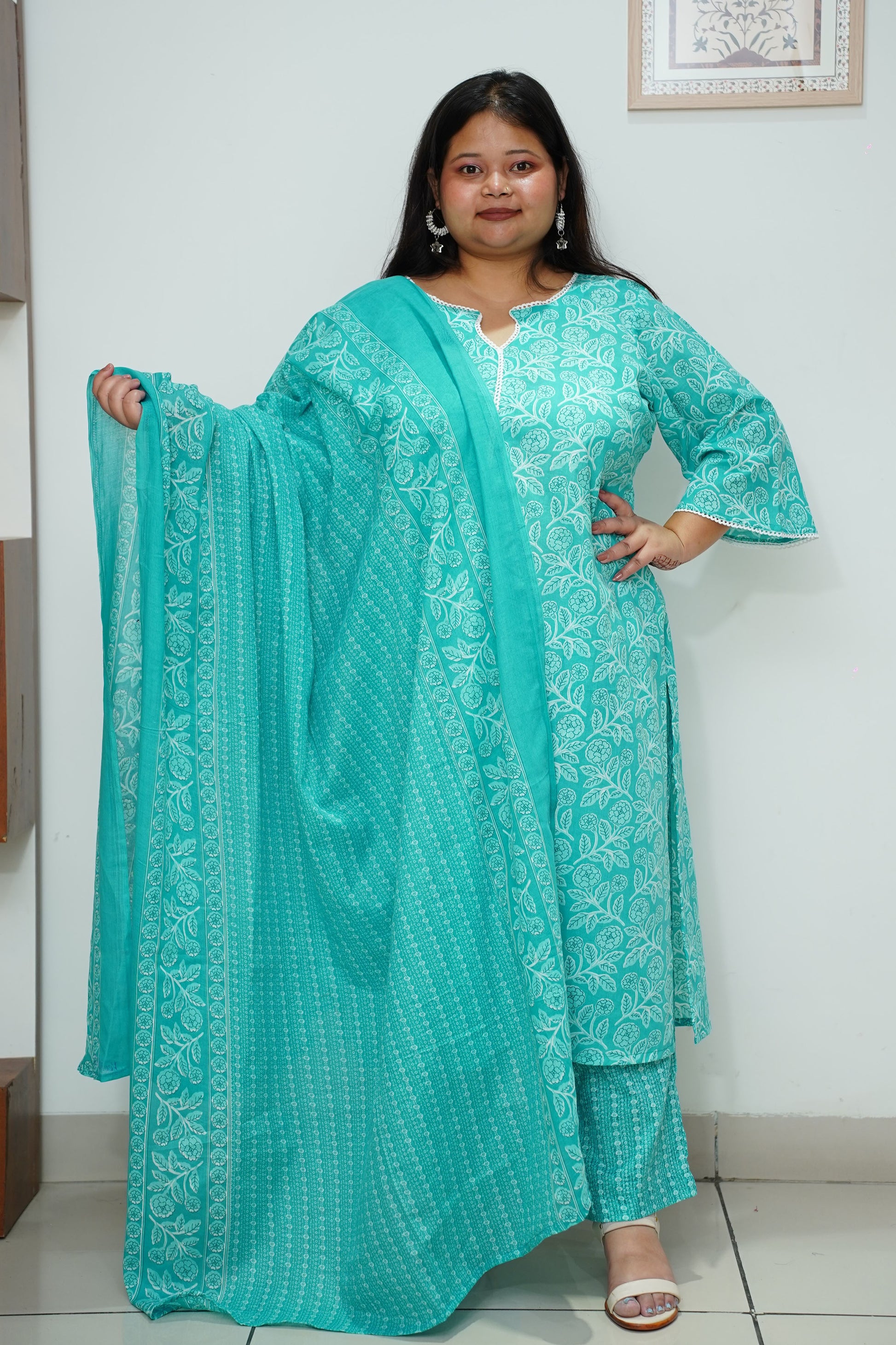 Women Plus Size Firozi Floral Cotton Straight Cut Suit