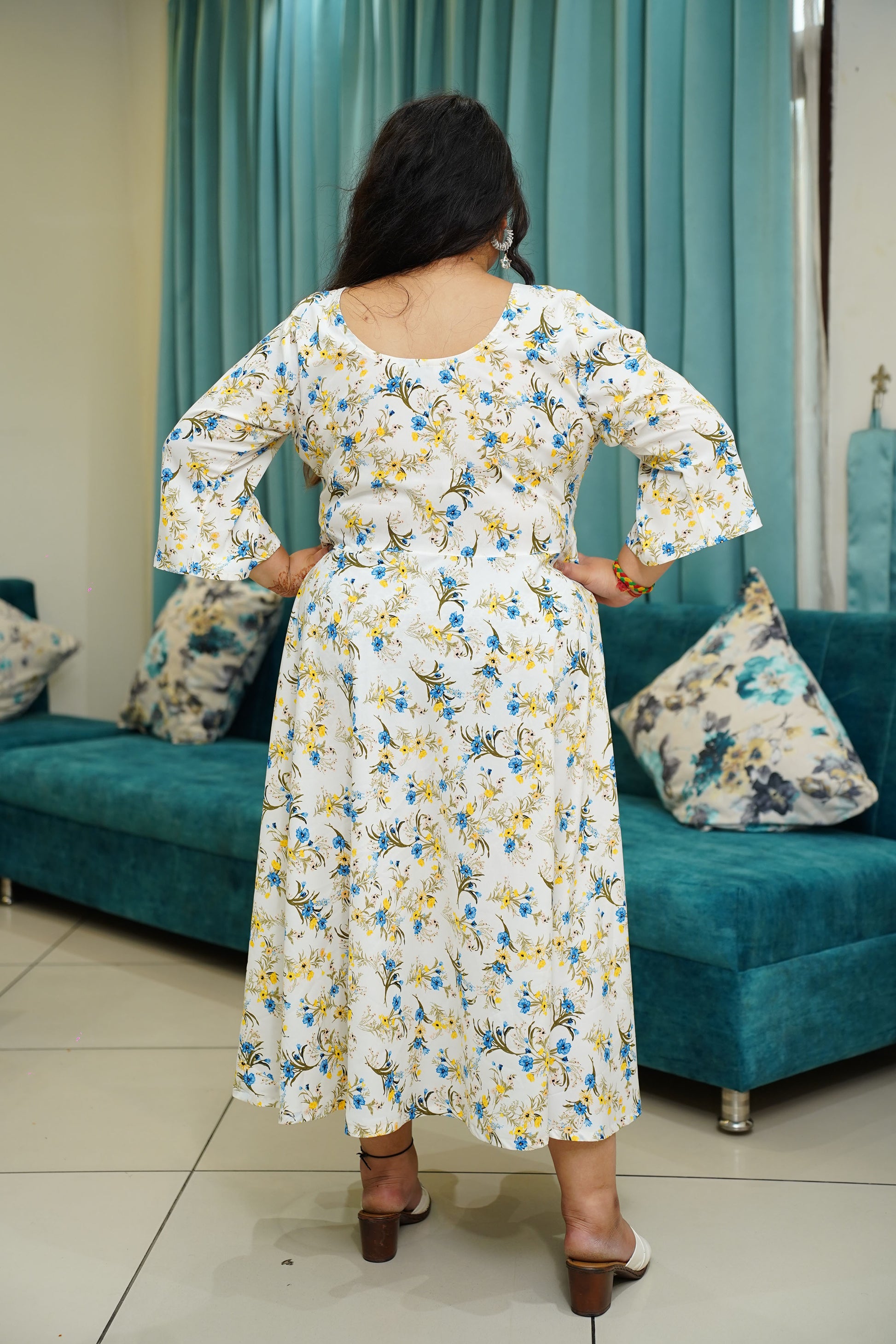 Women Plus Size Ivory Flared Calf Dress with Pockets