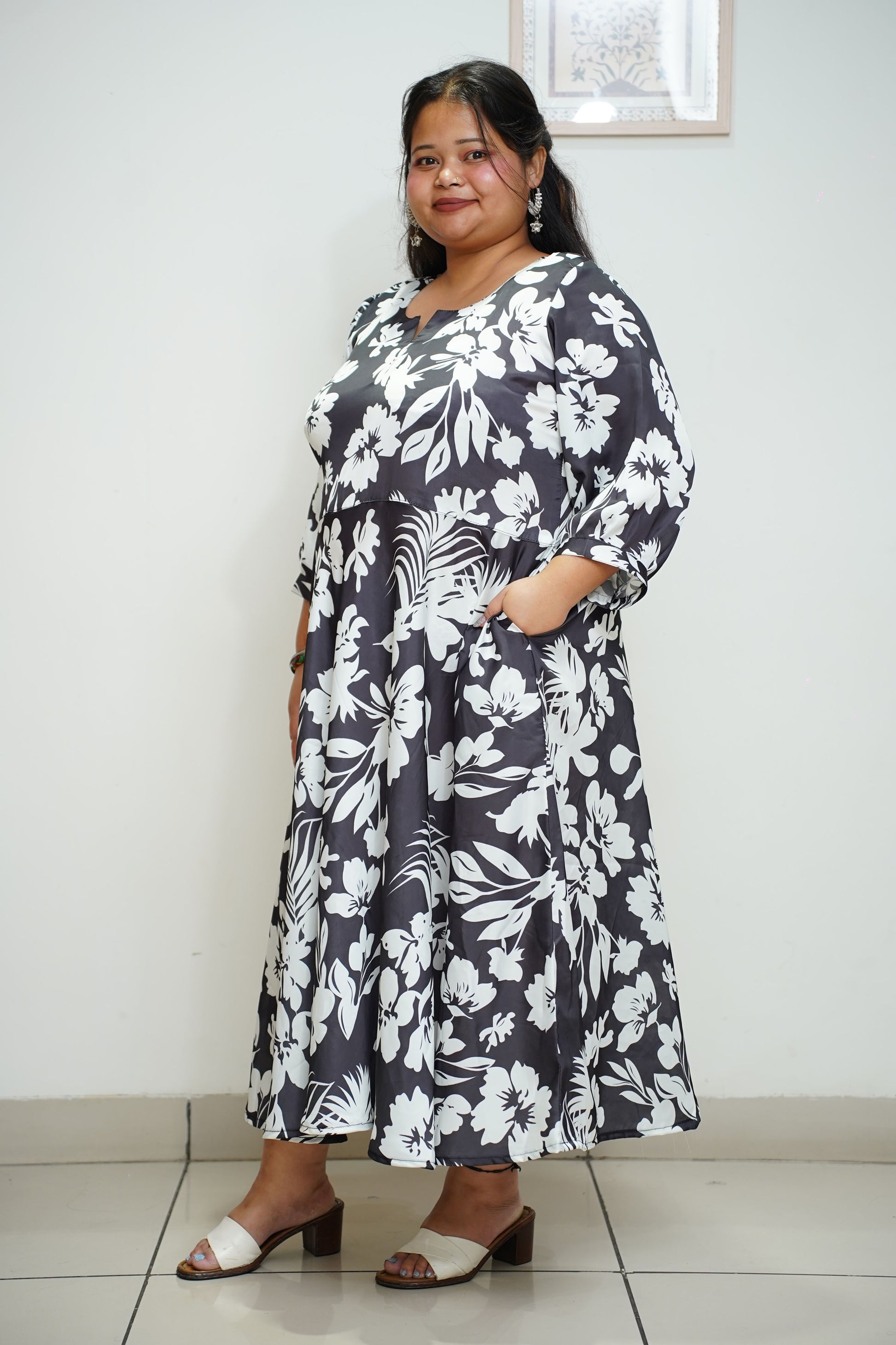 Women Plus Size Navy Floral Flared Calf Dress With Pockets