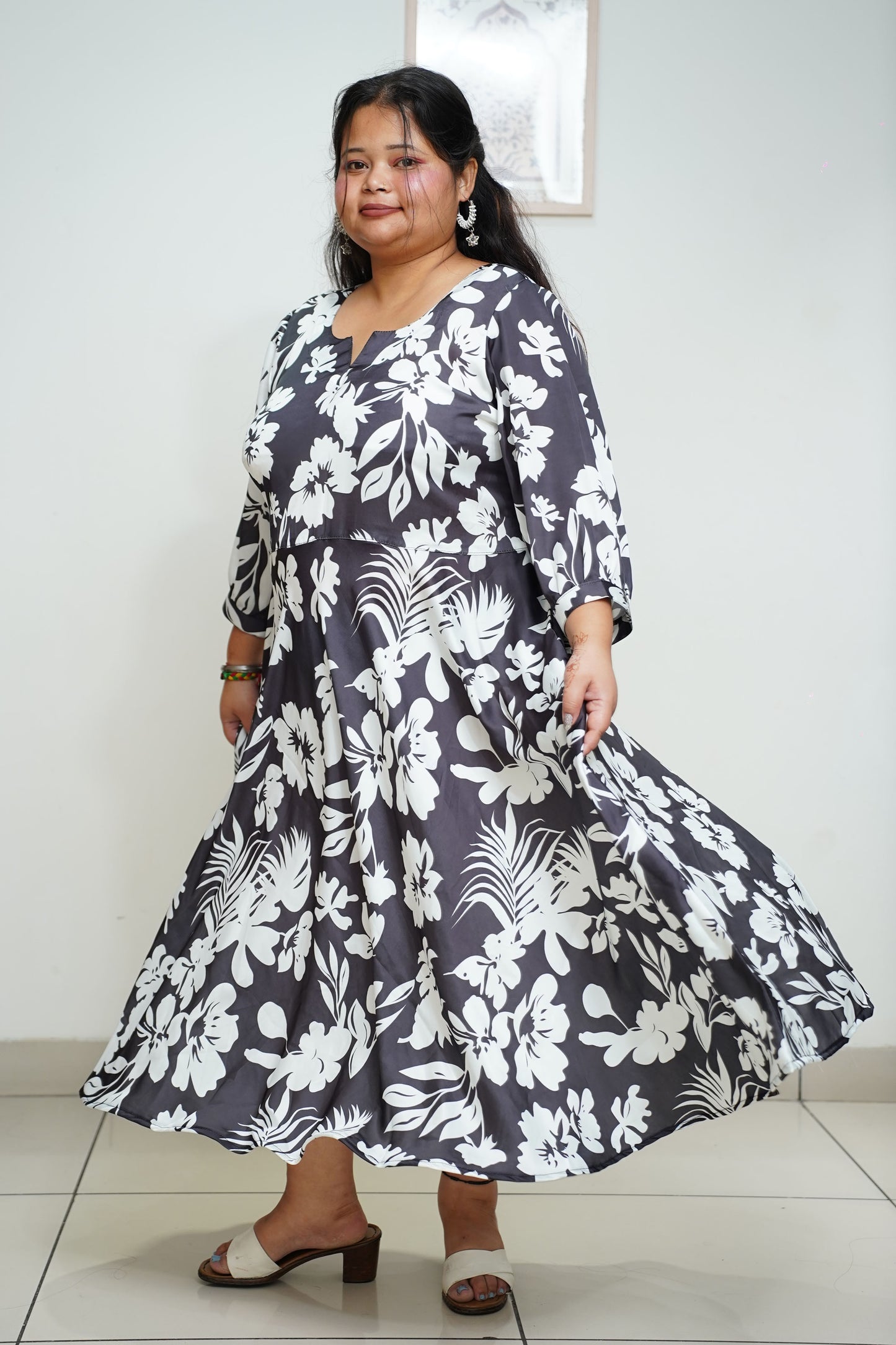 Women Plus Size Navy Floral Flared Calf Dress With Pockets