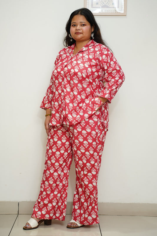 Women Plus Size Red Floral Cotton Co-ord Set With Pockets