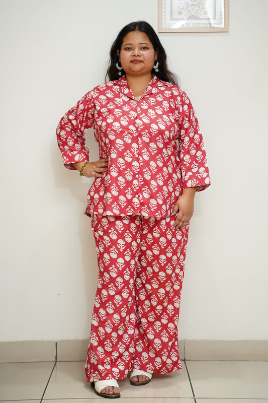 Women Plus Size Red Floral Cotton Co-ord Set With Pockets