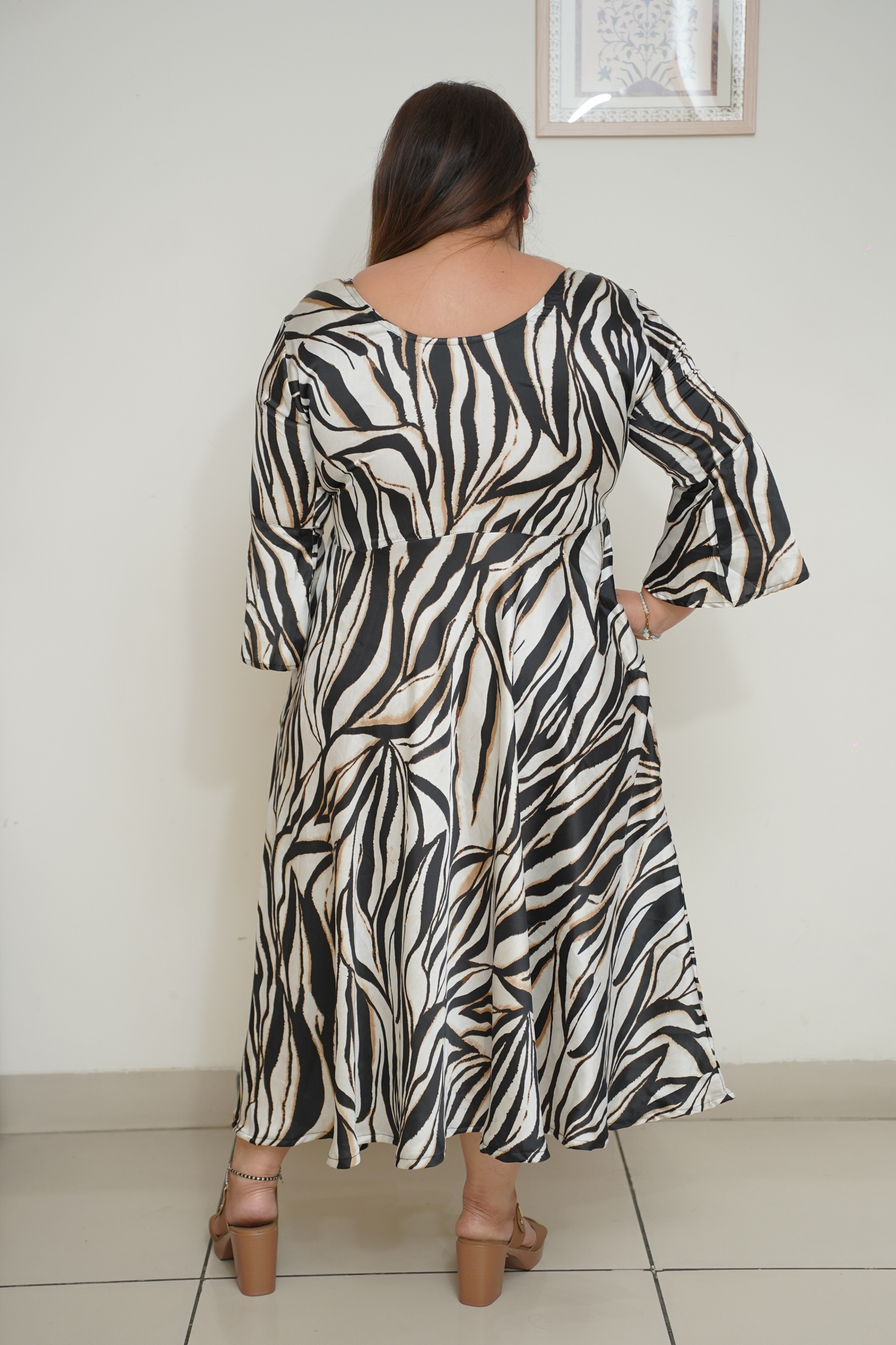 Women Plus Size Smoke Black Abstract Dress with Pockets