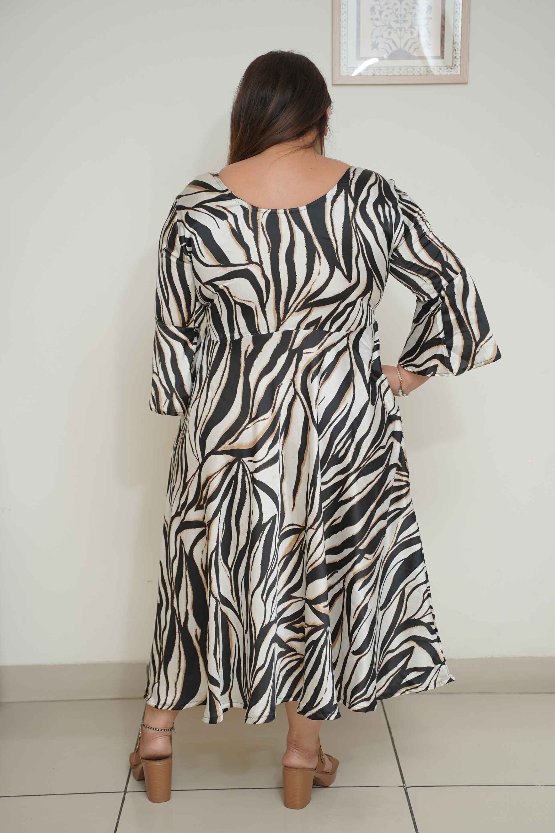 Women Plus Size Smoke Black Abstract Dress with Pockets